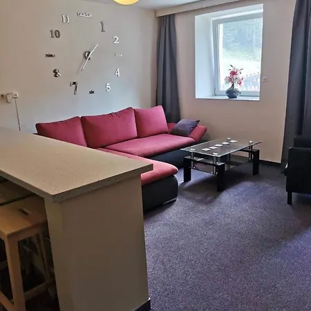 Ginnys Place Apartment